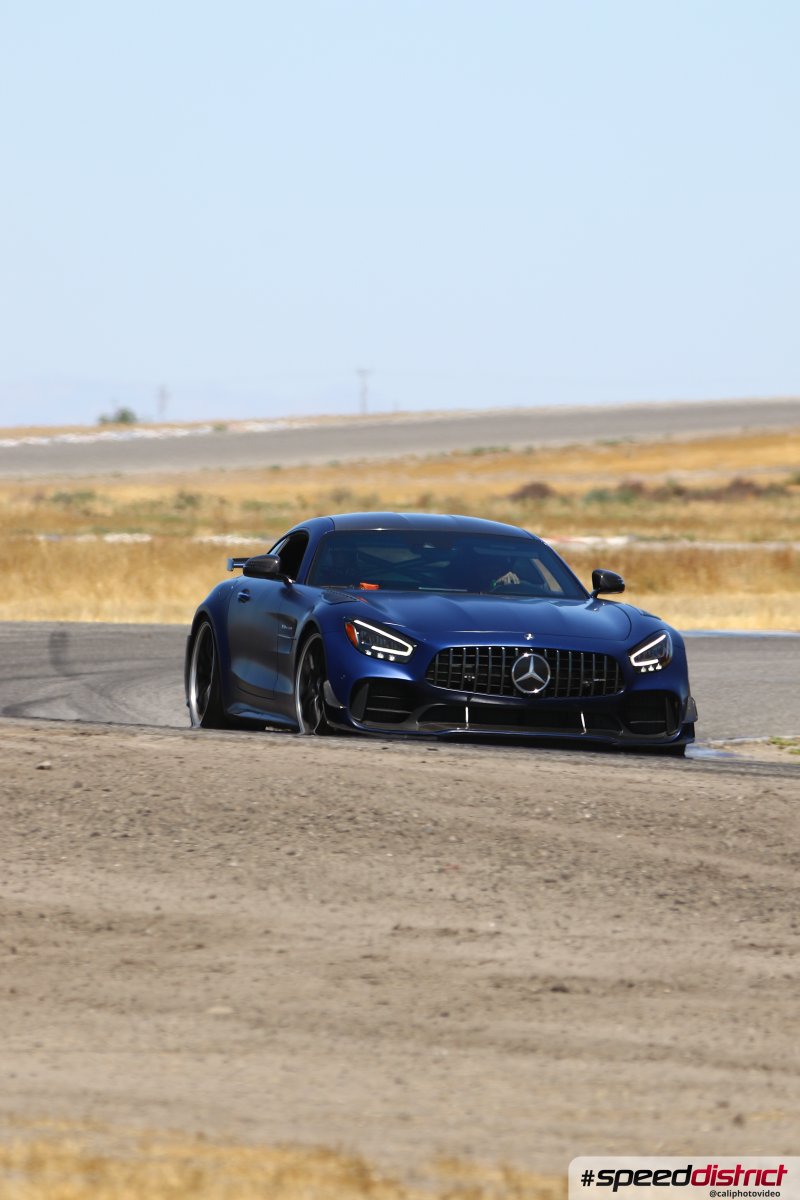 Mercedes GT blue