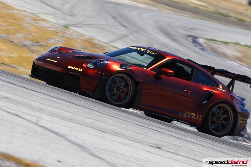 Porsche 911 GT3 RS red