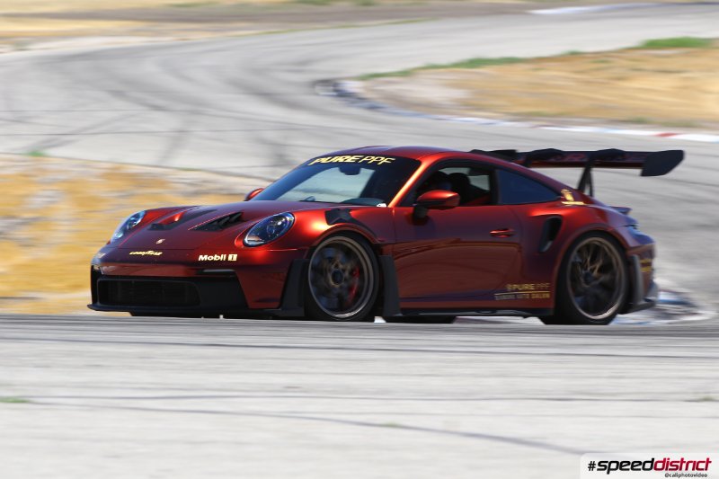 Porsche 911 GT3 RS red