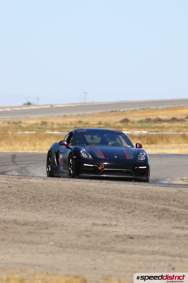 Porsche Cayman GT4