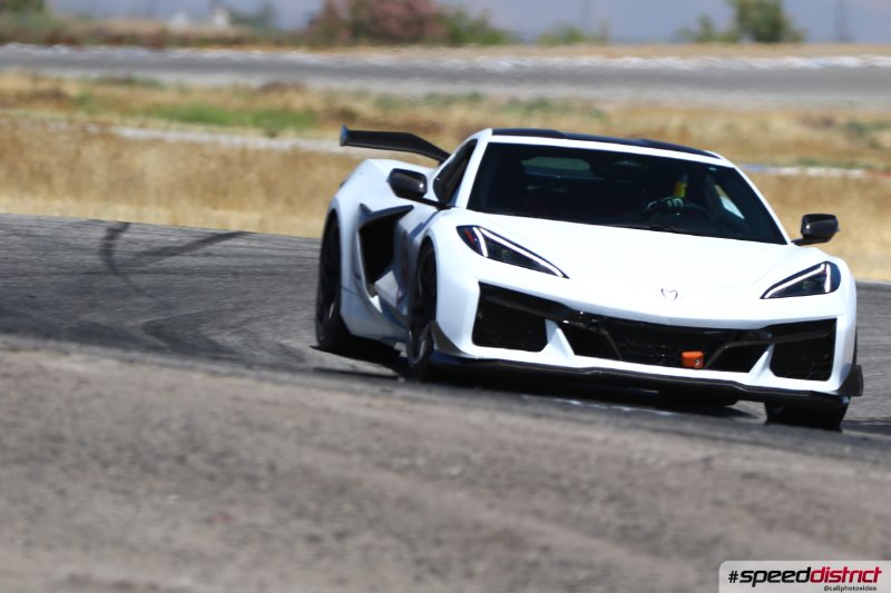 Chevrolet Corvette Z06 white