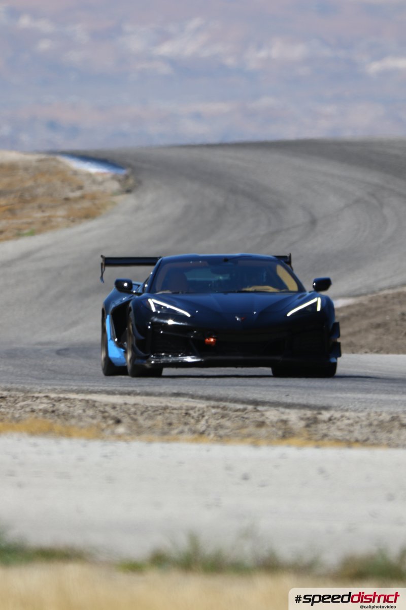 Chevrolet Corvette Z06 blue