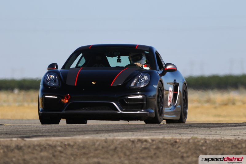 Porsche Cayman GT4 black