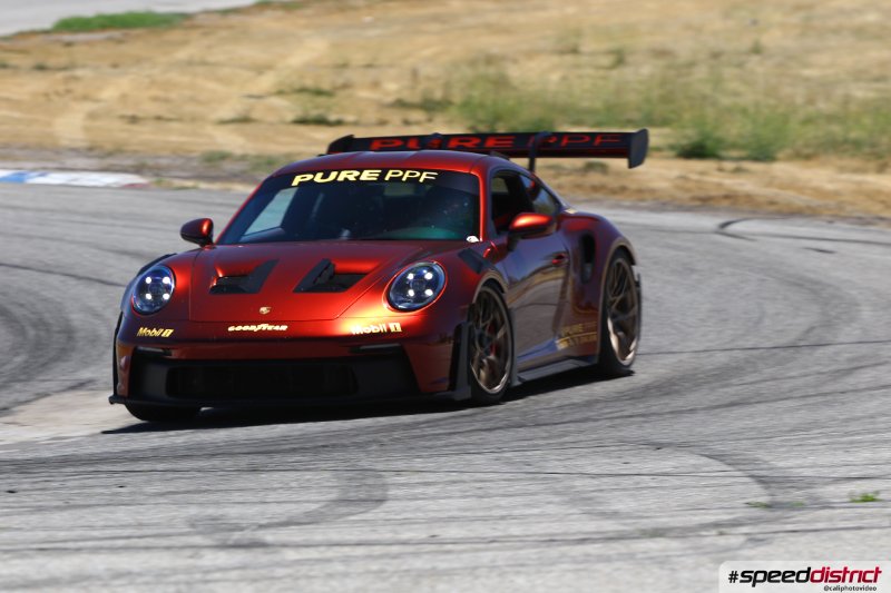 Porsche 911 GT3 RS red