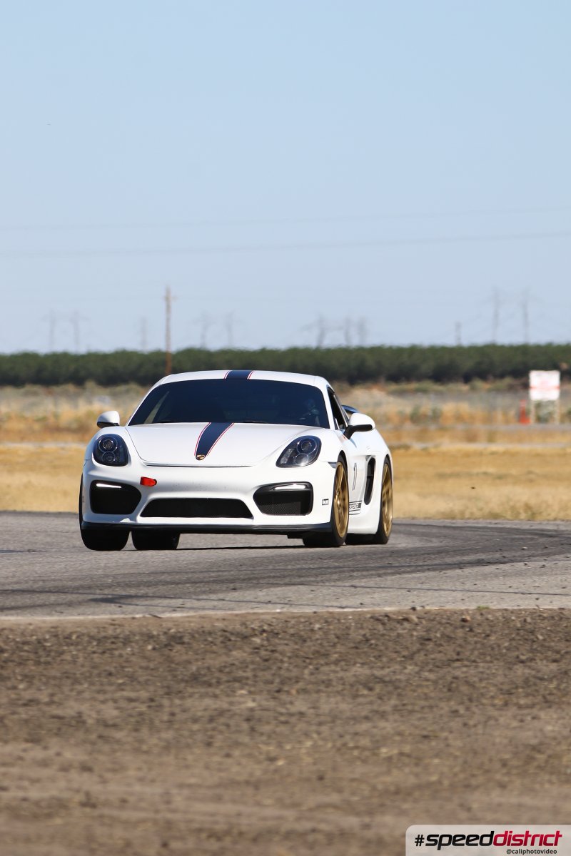 Porsche Cayman GT4