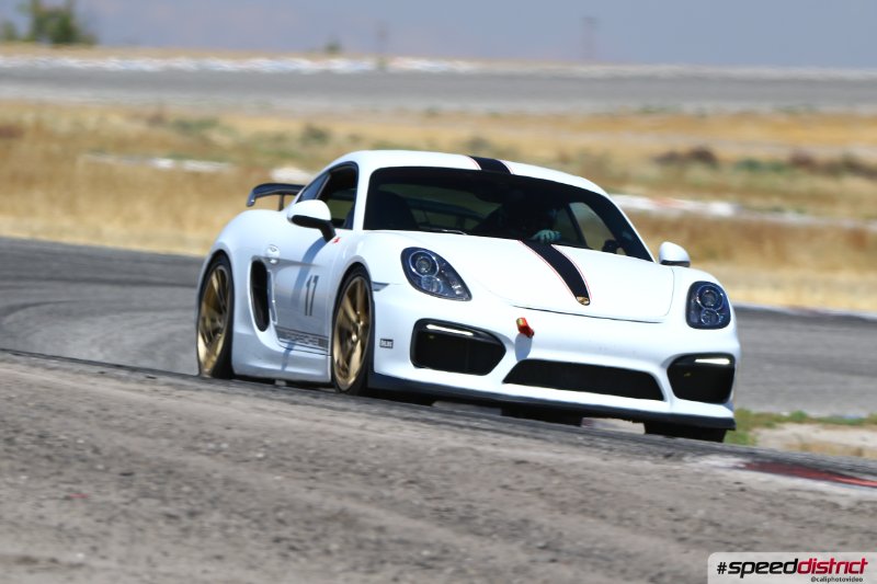Porsche Cayman GT4
