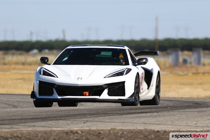Chevrolet Corvette Z06 white