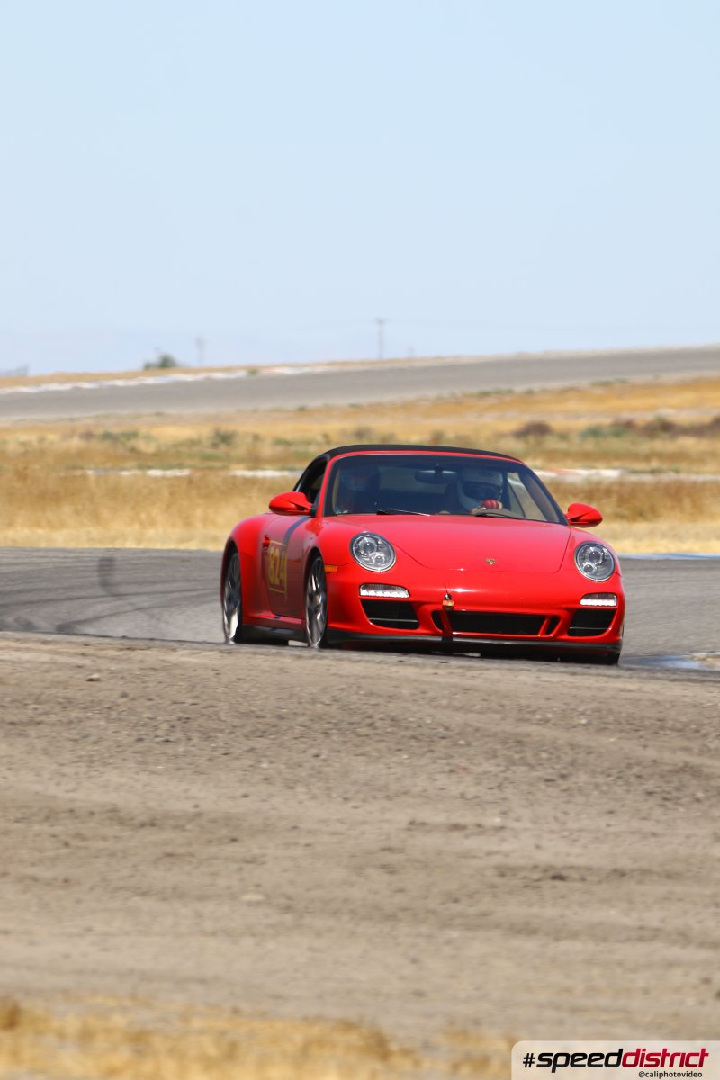Porsche 911 GT3 RS red