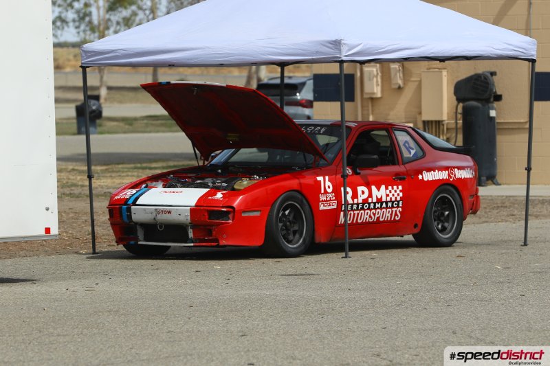 Porsche 944 red