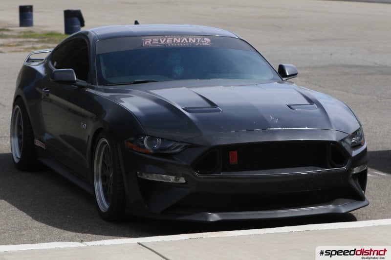 Ford Mustang Magnetic Gray