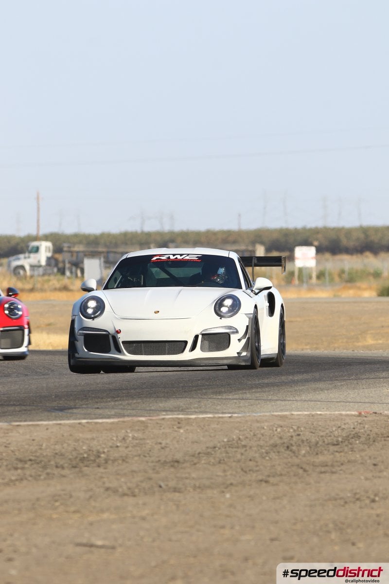 Porsche 911 GT3 RS white