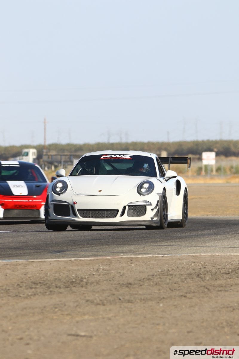 Porsche 911 GT3 RS white