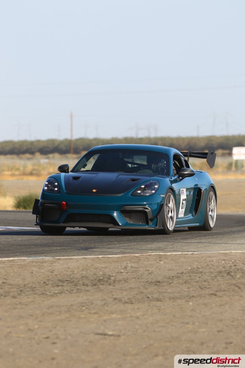 Porsche Cayman GT4 RS