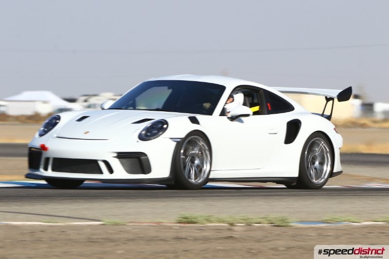 Porsche 911 GT3 RS white
