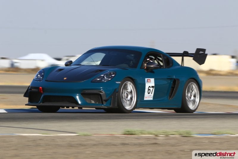 Porsche Cayman GT4 RS