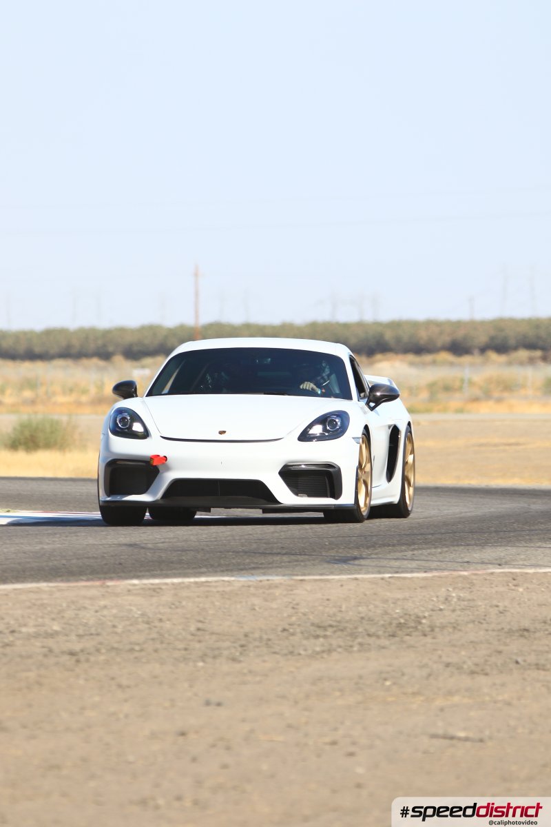 Porsche Cayman GT4