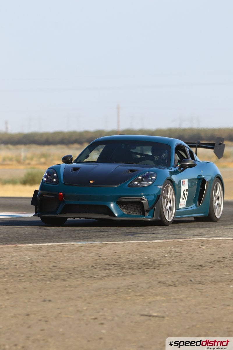 Porsche Cayman GT4 RS