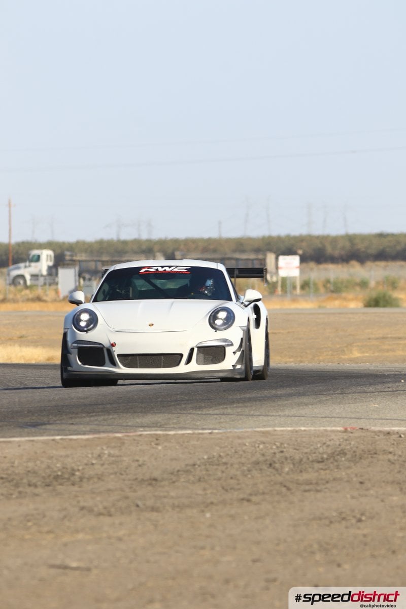 Porsche 911 GT3 RS white