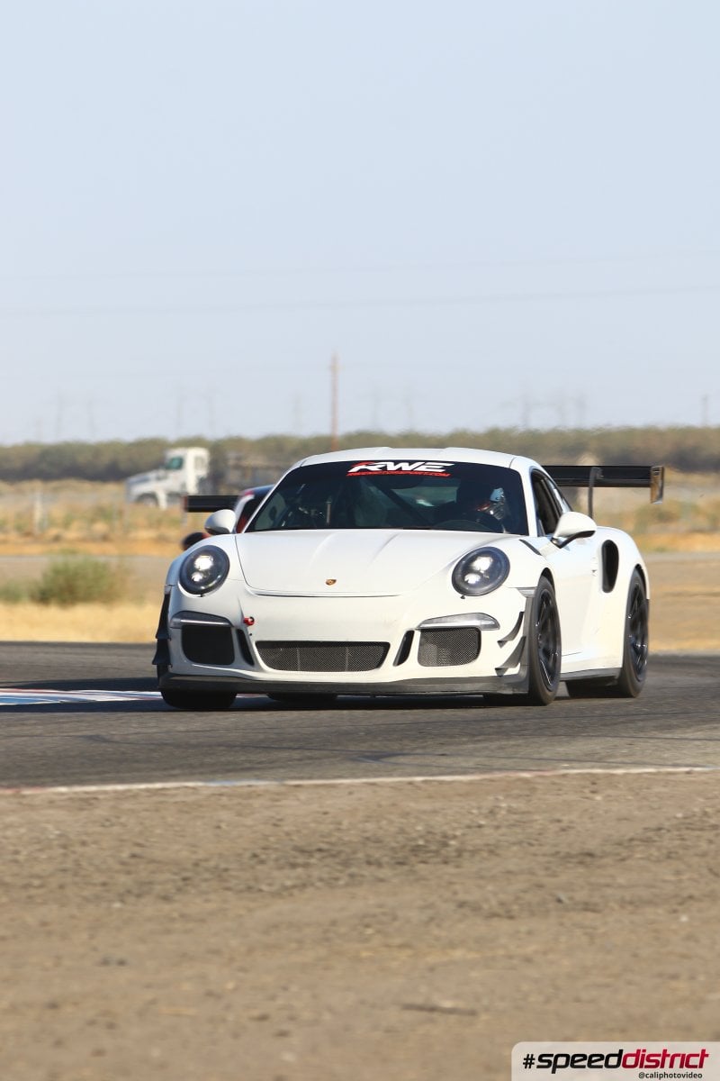 Porsche 911 GT3 RS white