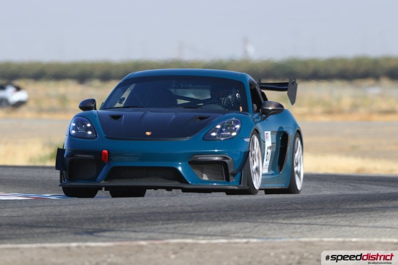 Porsche Cayman GT4 RS