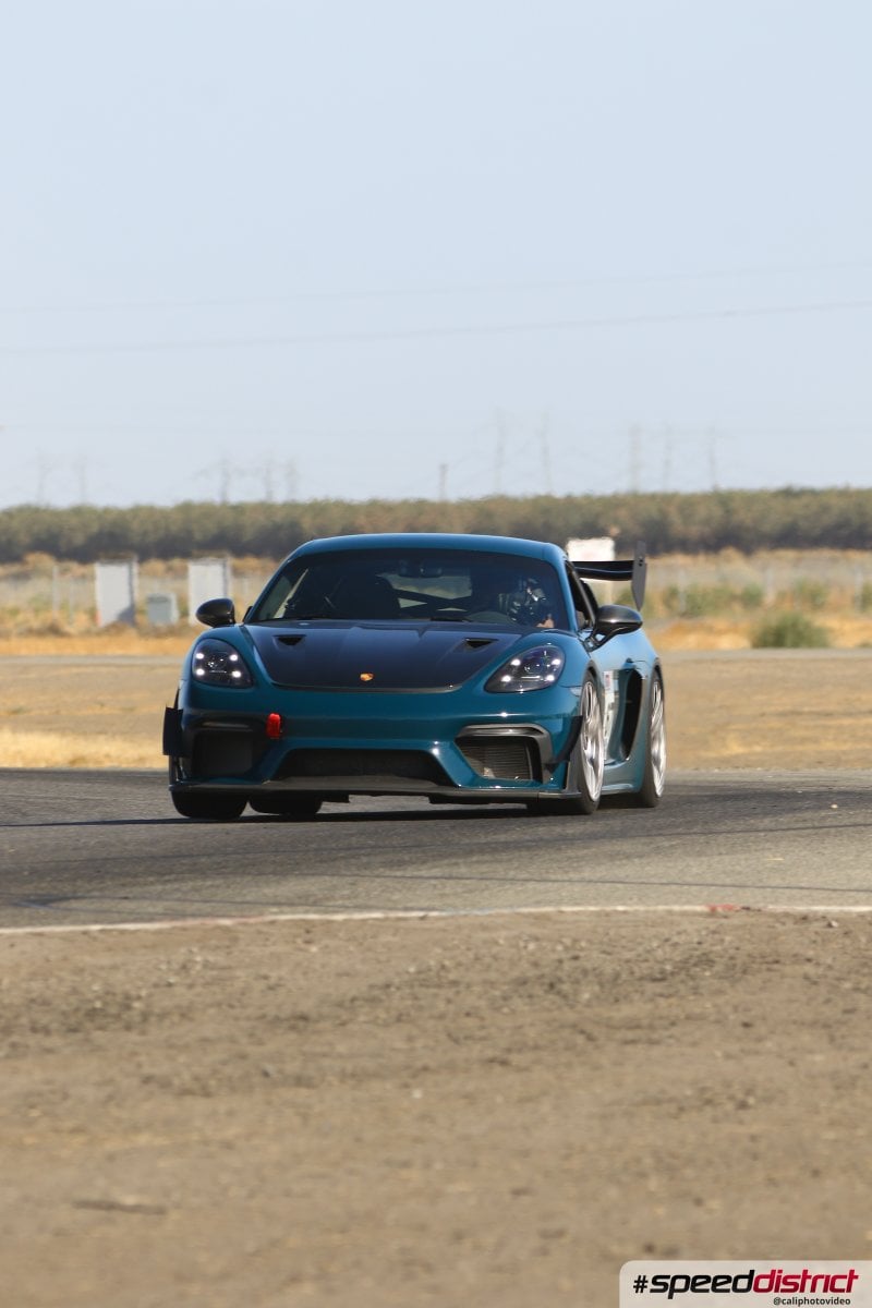 Porsche Cayman GT4 RS