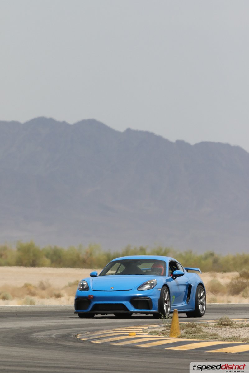 Porsche Cayman GT4