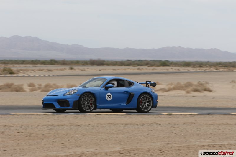 Porsche Cayman GT4