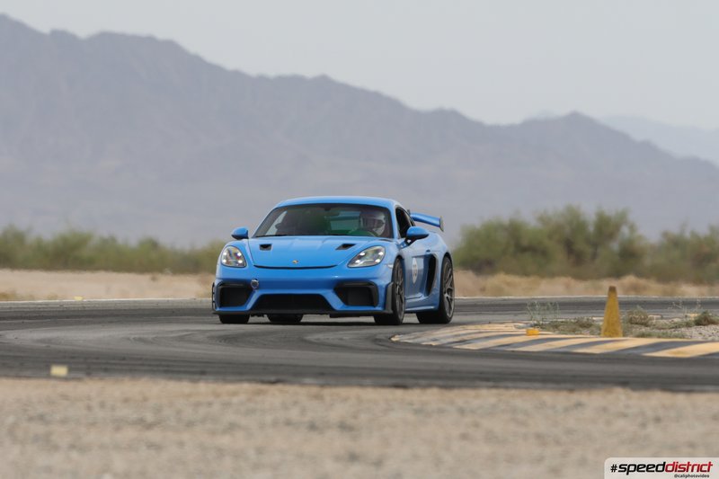 Porsche Cayman GT4