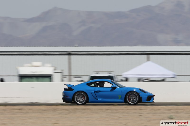 Porsche Cayman GT4