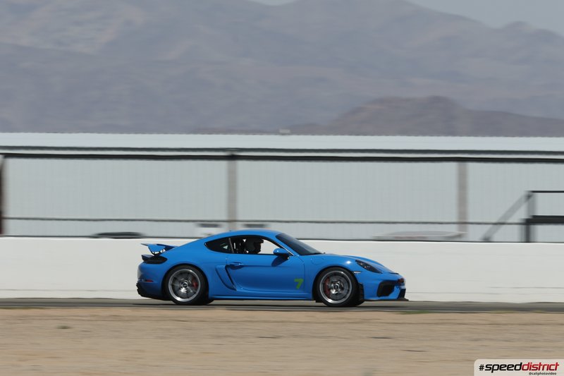Porsche Cayman GT4