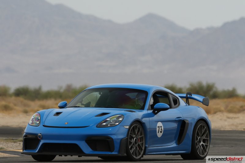 Porsche Cayman GT4