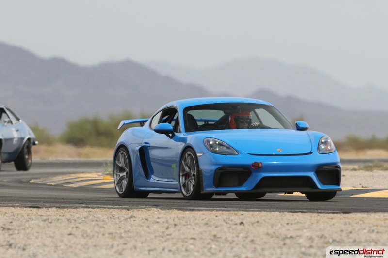 Porsche Cayman GT4