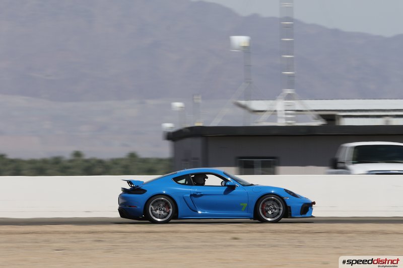 Porsche Cayman GT4