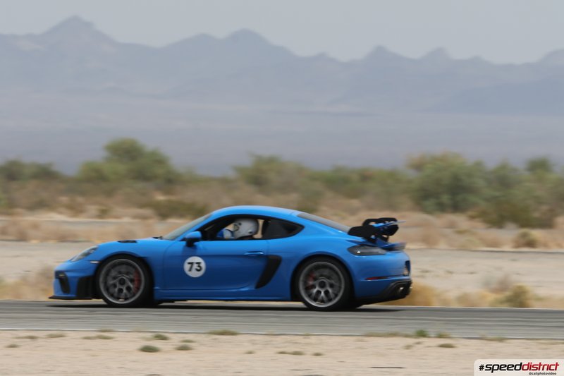 Porsche Cayman GT4