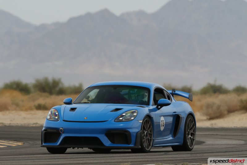 Porsche Cayman GT4