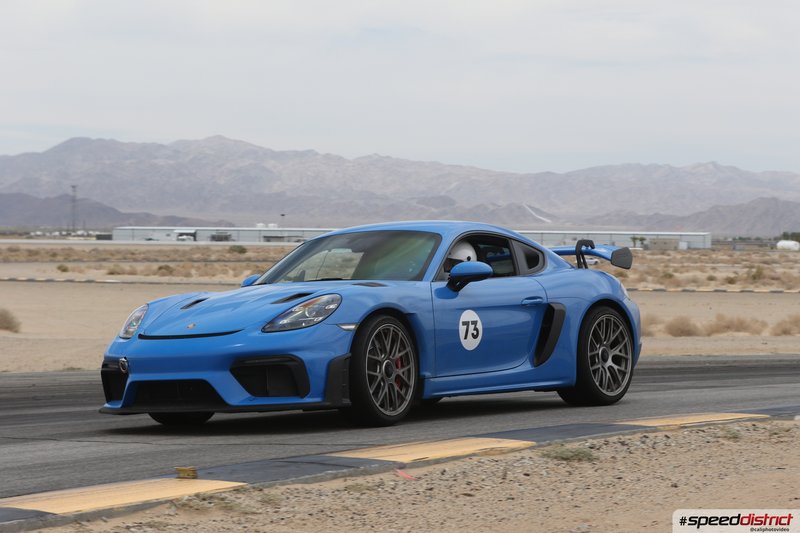 Porsche Cayman GT4