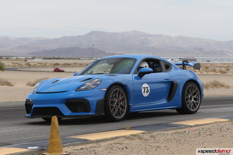 Porsche Cayman GT4