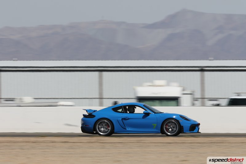 Porsche Cayman GT4