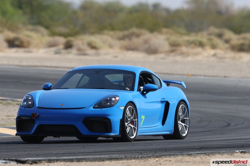Porsche Cayman GT4