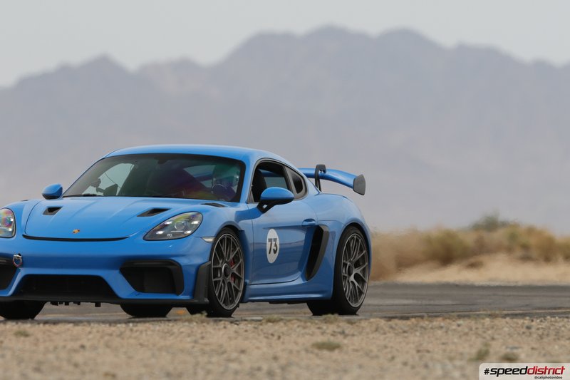 Porsche Cayman GT4