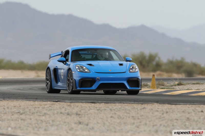 Porsche Cayman GT4
