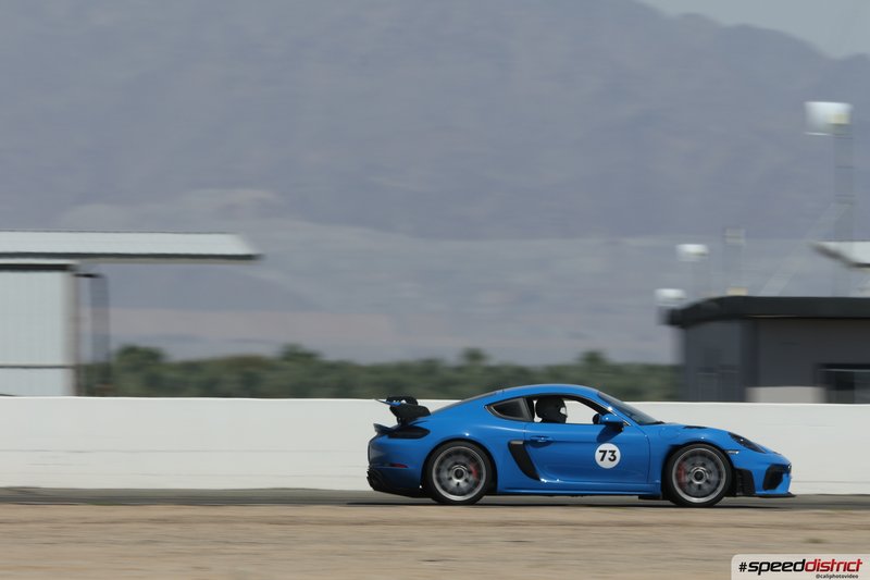 Porsche Cayman GT4