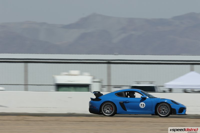 Porsche Cayman GT4