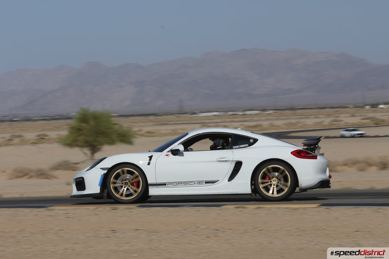 Porsche Cayman GT4