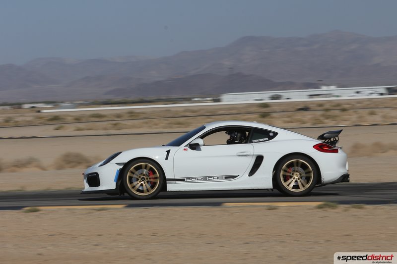 Porsche Cayman GT4