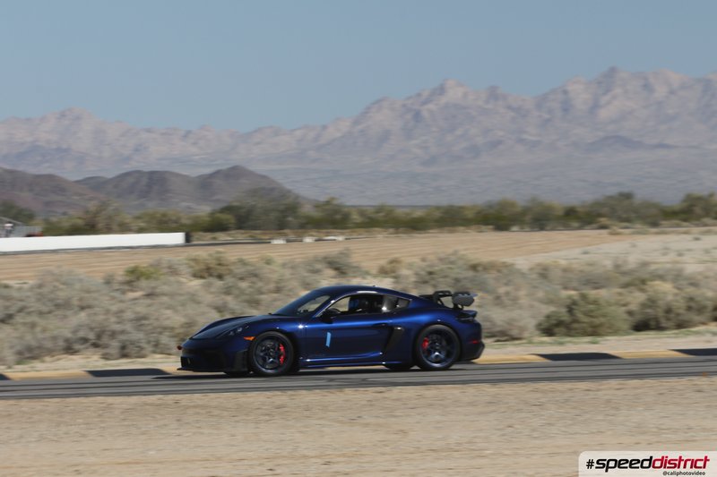 Porsche Cayman GT4