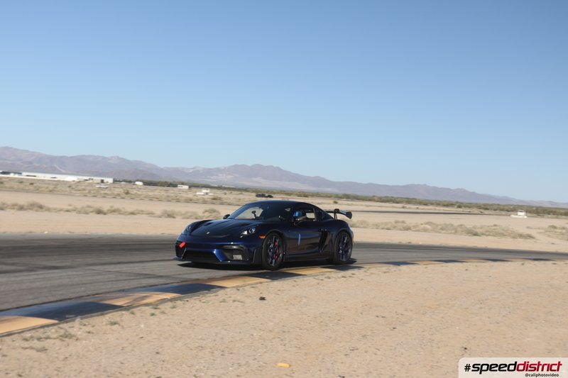 Porsche Cayman GT4 RS