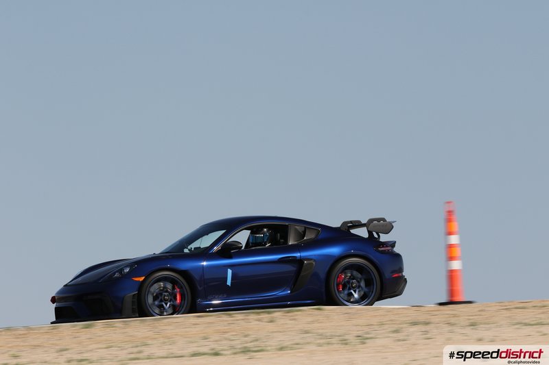 Porsche Cayman GT4 RS