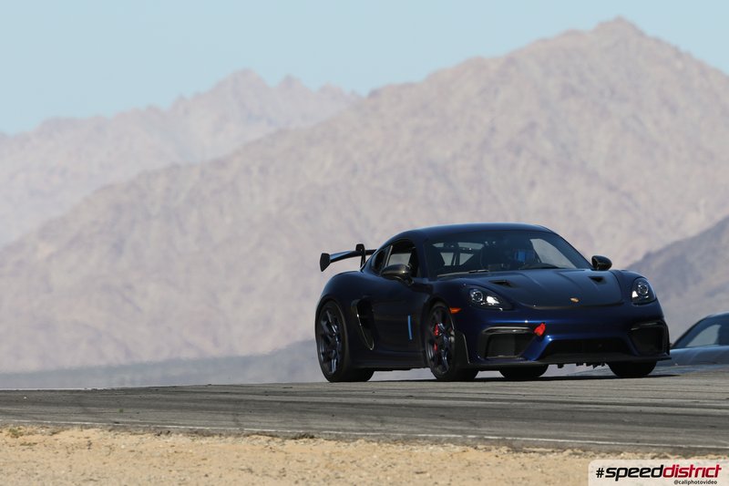 Porsche Cayman GT4 RS