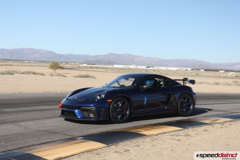 Porsche Cayman GT4 RS